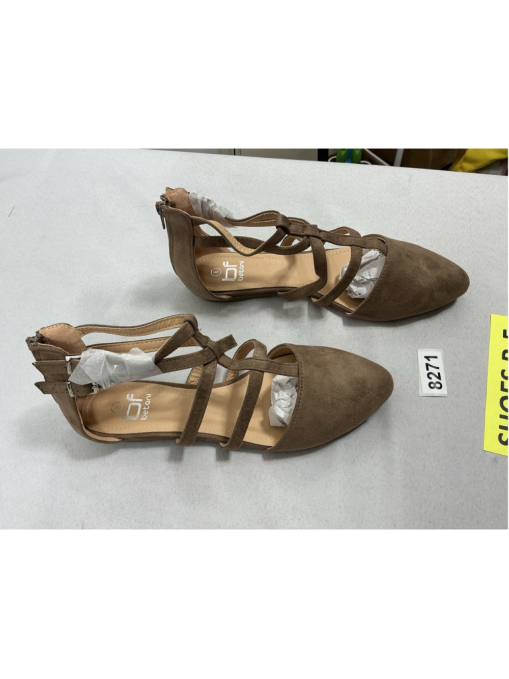 Womans New Betani Abela Dressy Strappy Ballet Flats Size 8 Taupe Back Zip - Picture 2 of 7